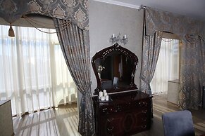 Hotel Monarch