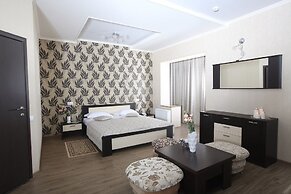 Hotel Monarch