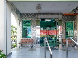 OYO 89877 Sun Triang Hotel