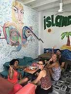 B&L Islanders Inn - Hostel