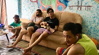 B&L Islanders Inn - Hostel