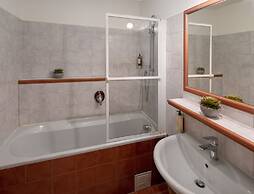 Chateau 9 Apartments by Adrez Living