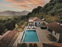 ASTRALI STONE VILLAS