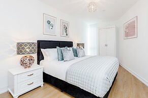 Superior Apartment Bracknell Centre