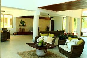 Uinic Chay Luxury Ocean Front Villa