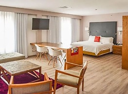Stain Loft & Suites