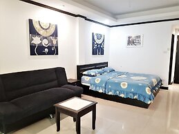 Large Studio Baan Suan Lalana