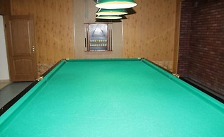 Domino - Hostel