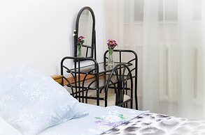 Domino - Hostel