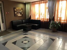 Domino - Hostel