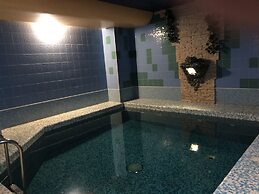 Domino - Hostel