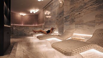 Hoiana Hotel & Suites