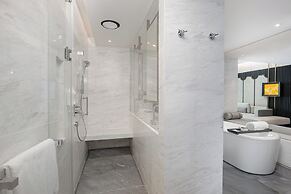 Hoiana Hotel & Suites