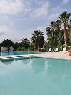 Kiris Garden Hotel