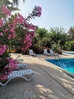 Kiris Garden Hotel