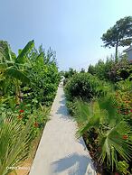 Kiris Garden Hotel