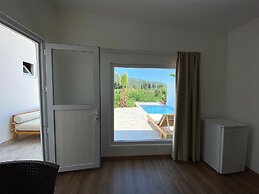 Kiris Garden Hotel