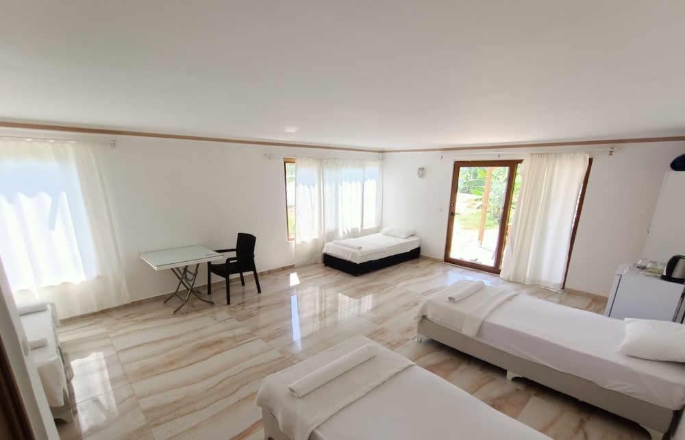 Kiris Garden Hotel