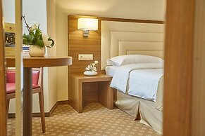 Central Plaza Hotel