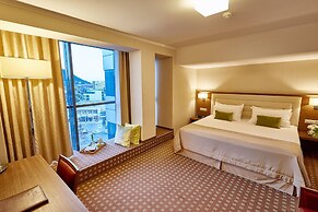 Central Plaza Hotel