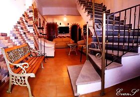 Evans Studio