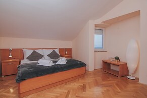 Pool Apartments Tolo