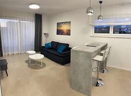 Pool Apartments & Rooms Mare