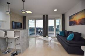 Pool Apartments & Rooms Mare