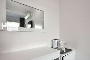 Pool Apartments & Rooms Mare
