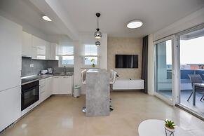 Pool Apartments & Rooms Mare