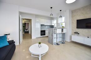 Pool Apartments & Rooms Mare