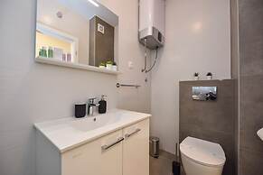 Pool Apartments & Rooms Mare