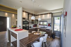 Ariadne Luxury Villa