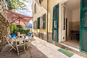 Lia Apartment