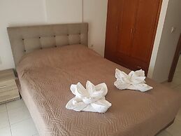 Ria's Sea View Apartment