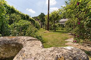 Stunning 2 Bed Cottage in Fordwells