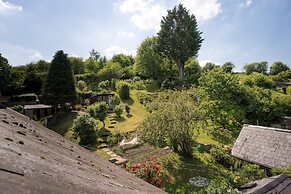 Stunning 2 Bed Cottage in Fordwells