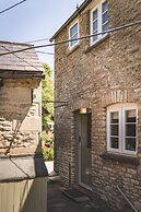 Stunning 2 Bed Cottage in Fordwells