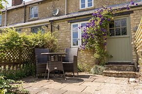Stunning 2 Bed Cottage in Fordwells