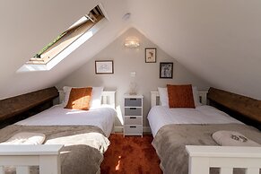 Stunning 2 Bed Cottage in Fordwells