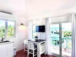 Coralito Bay Suites & Villas