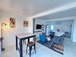 Coralito Bay Suites & Villas