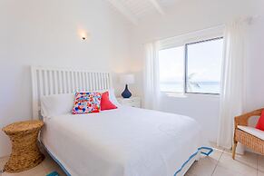 Coralito Bay Suites & Villas