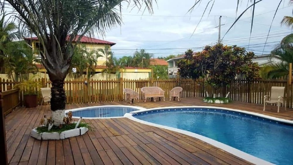 Paradise in Marbella Omoa