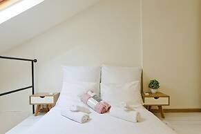 Stylish flat at Rothschild boulevard