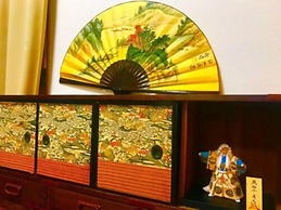 Local Nakasu Apartment