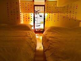 Local Nakasu Apartment