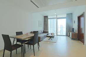 OYO Home 258 1BHK Marina Gate 2