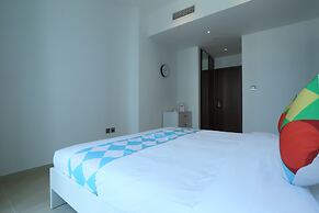 OYO Home 258 1BHK Marina Gate 2