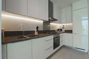 OYO Home 258 1BHK Marina Gate 2